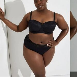 42D Ashley Stewart Butterfly 6 Way Convertible Black Lace Women's Bra